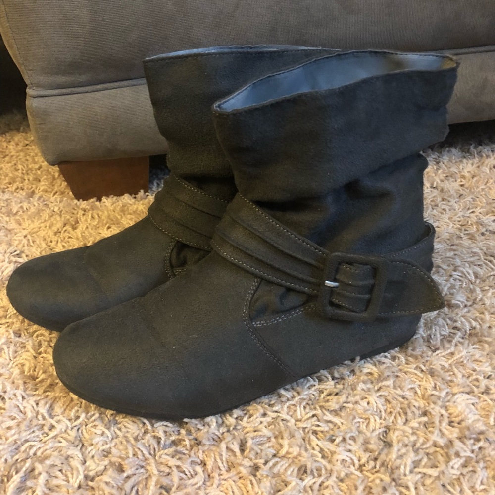 Women gray boot/booties